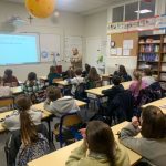 Visite en CM2 de la directrice du  collège St Pierre de Port-Louis